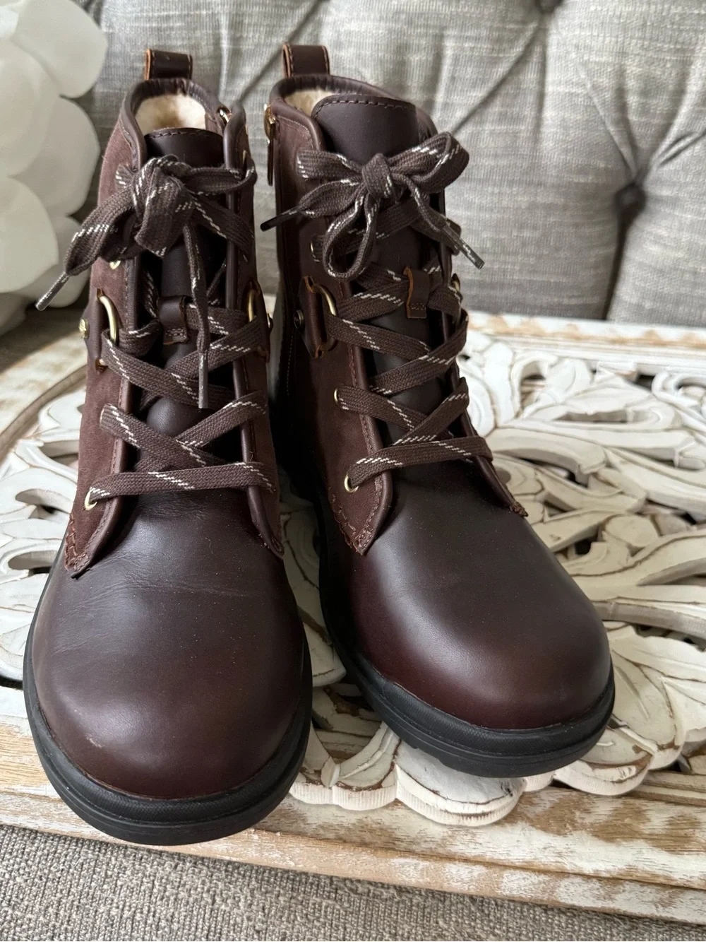 UGG Dark Brown Leather Suede Shearling Lace-Up Boots Women’s 9.5